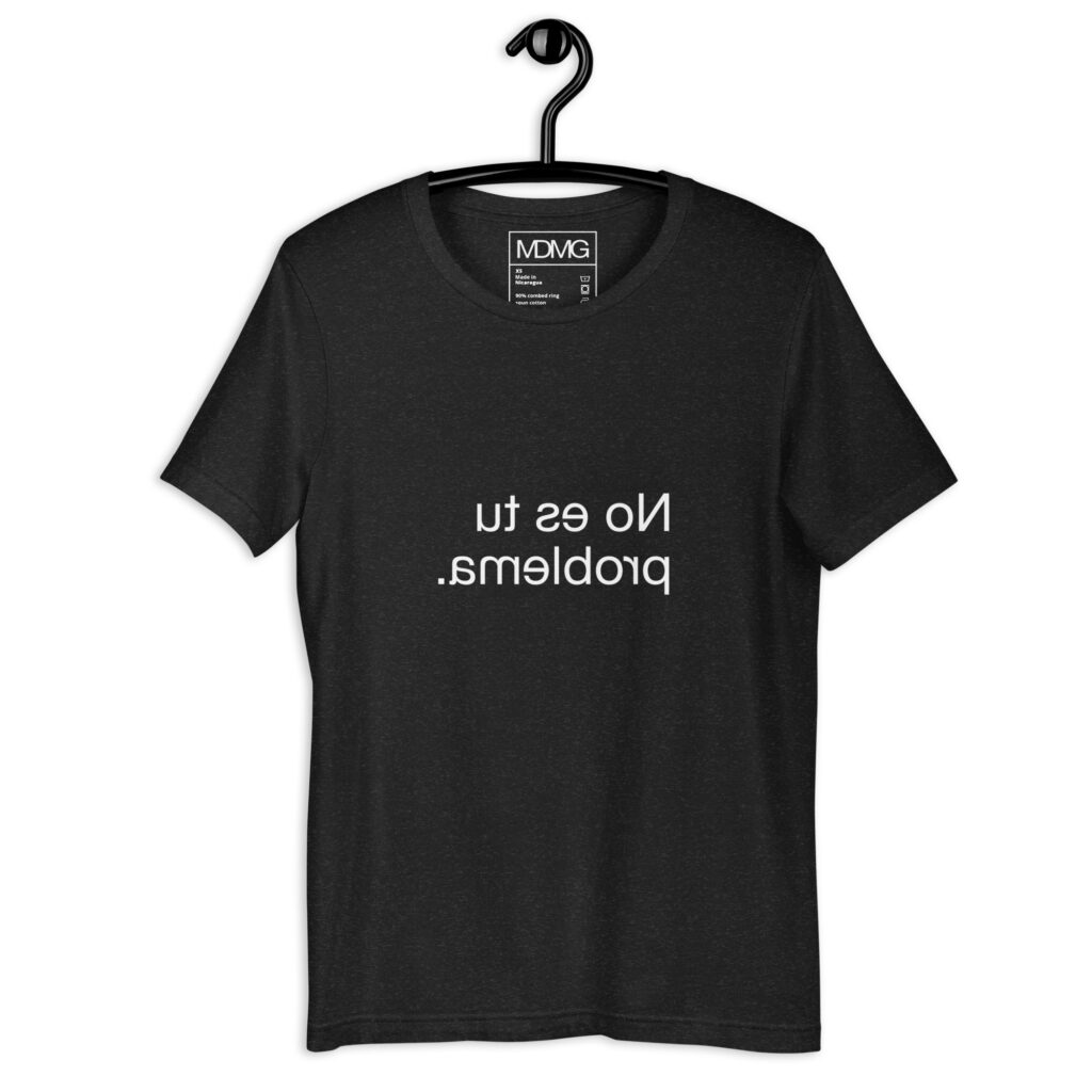 Camiseta Marthita "No es tu problema" negra.